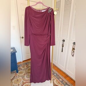 Mac Duggal dress in a mauve size 10